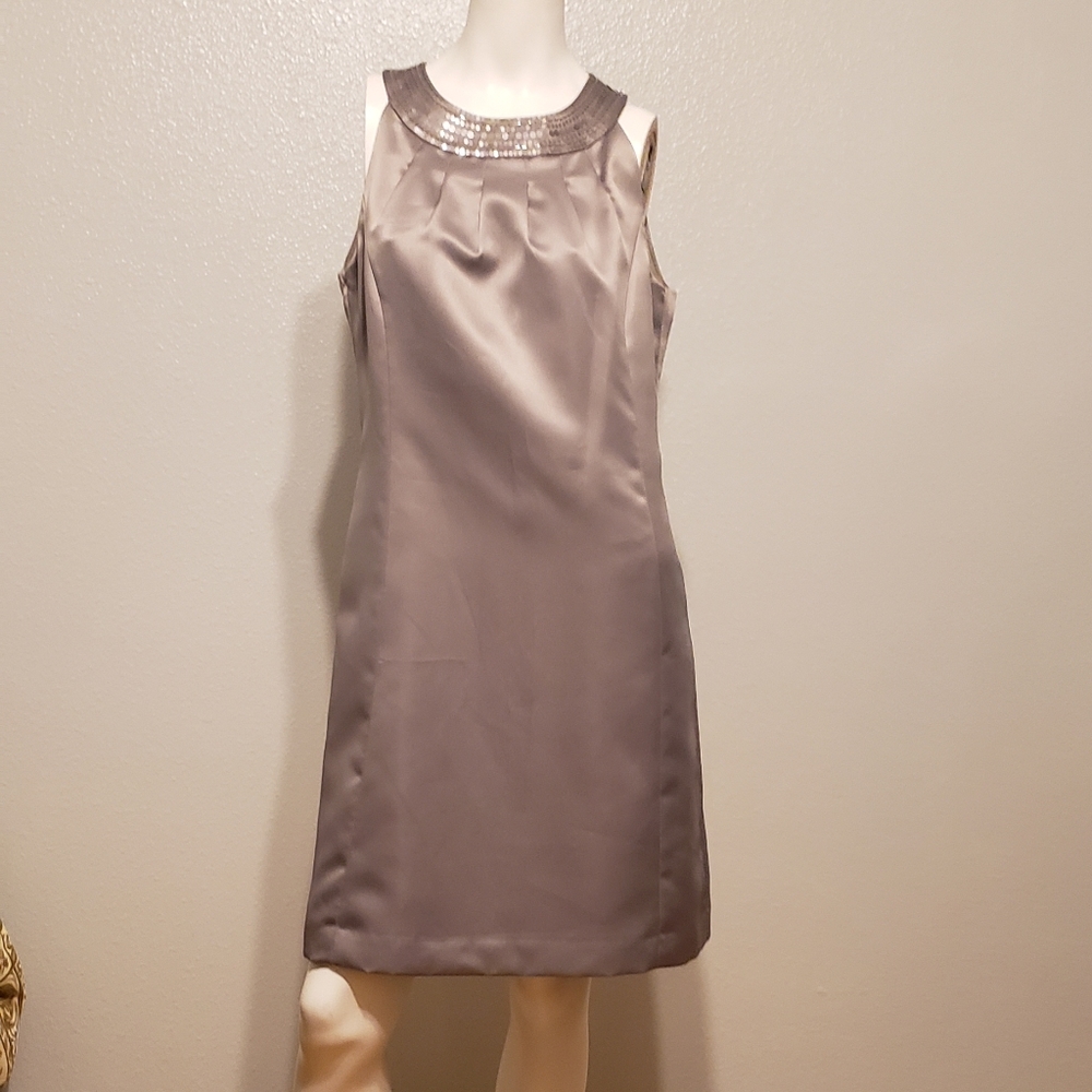 NWT ANNA TAYLOR LOFT SILVER COLOR  SIZE 8